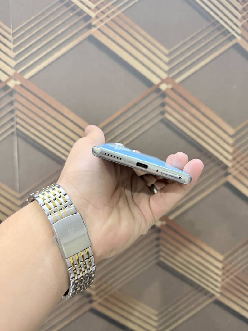 Techno camon 40pro 1