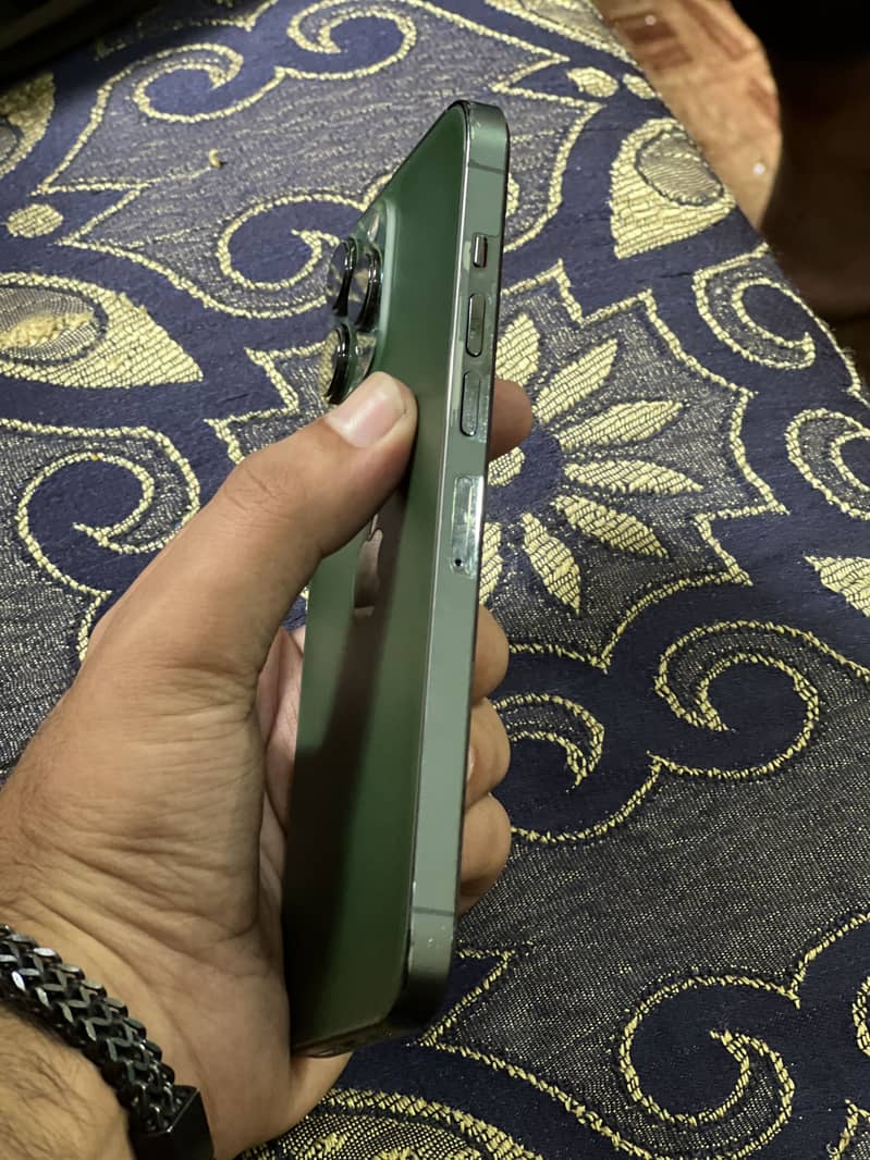 Apple iPhone 13 Pro Max 6