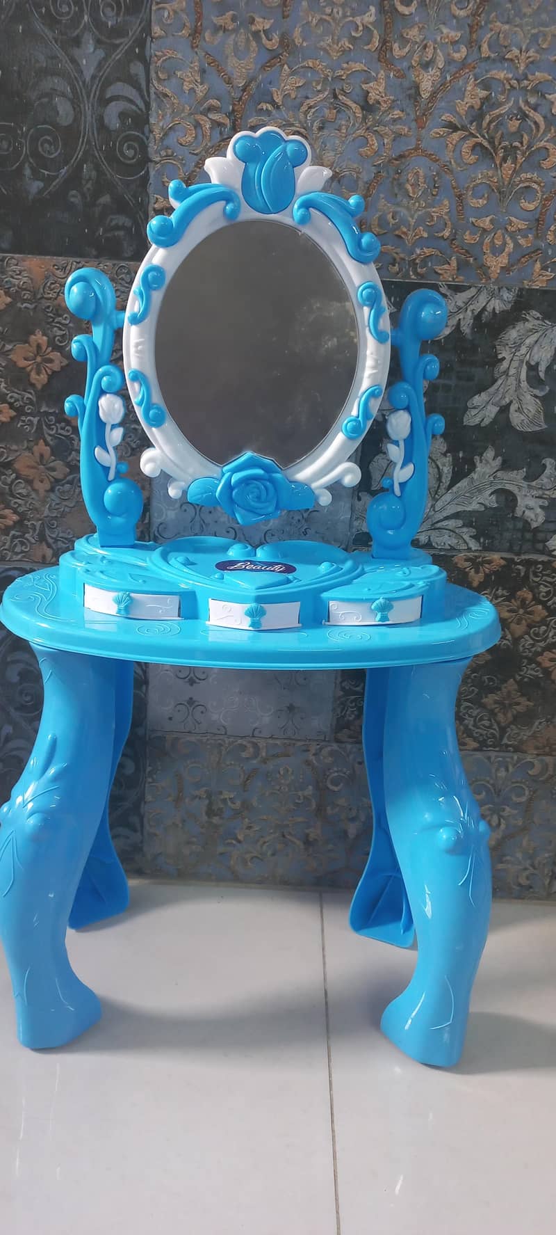 KIDs dressing table 1