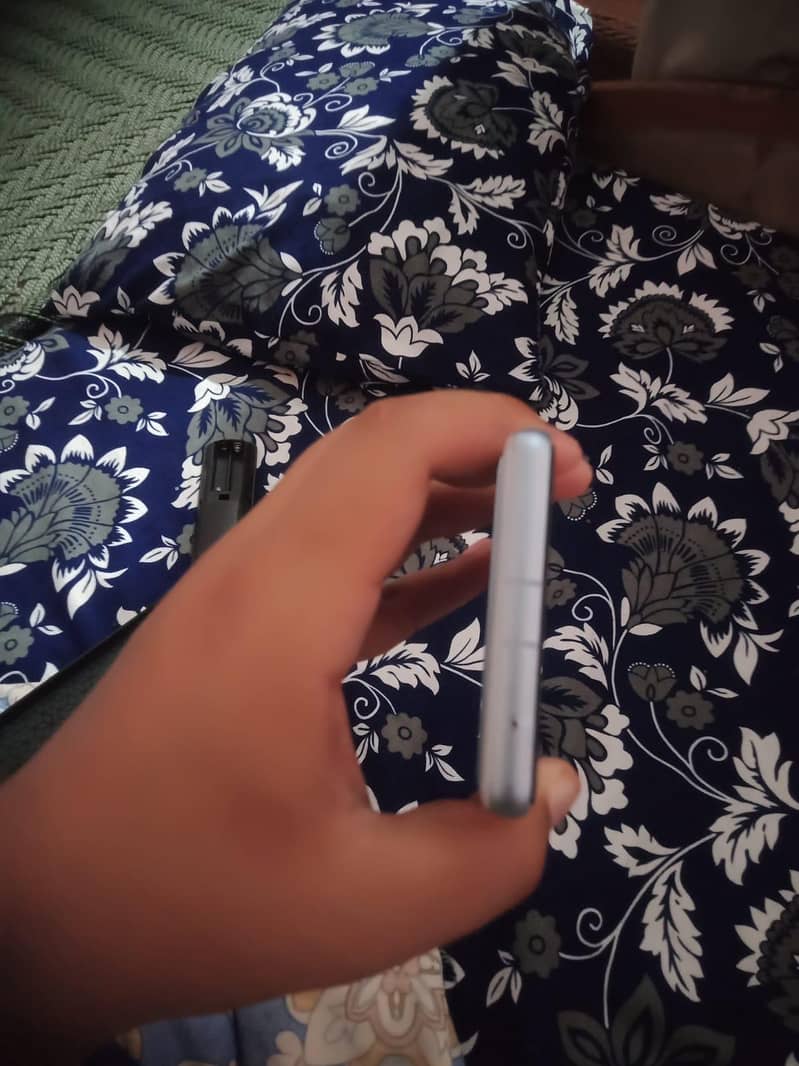 Google Pixel 7a 3