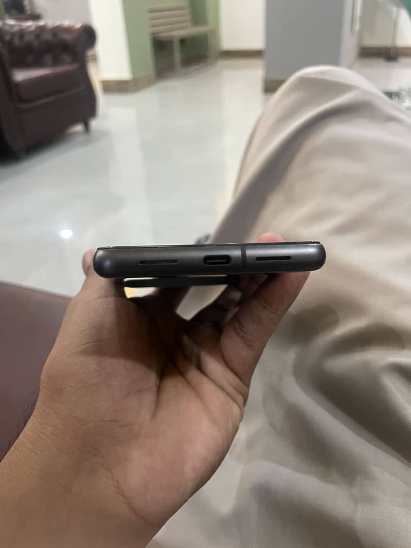 Google Pixel 7 4