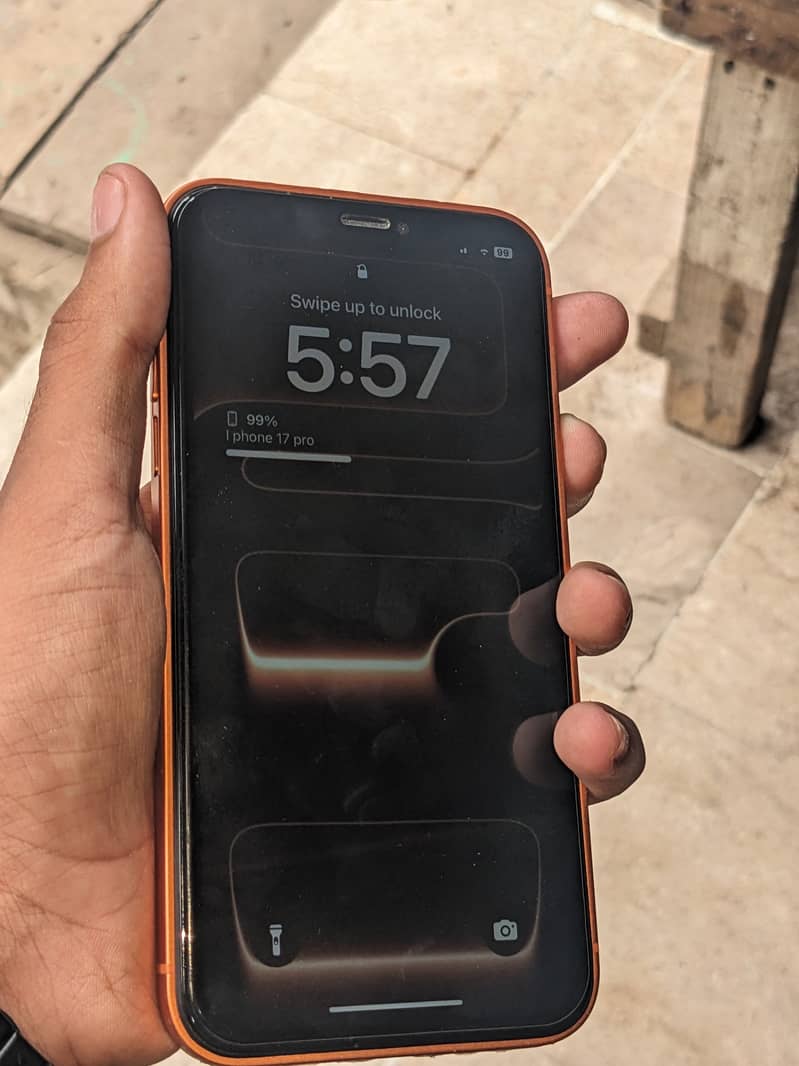 Apple iPhone XR 1