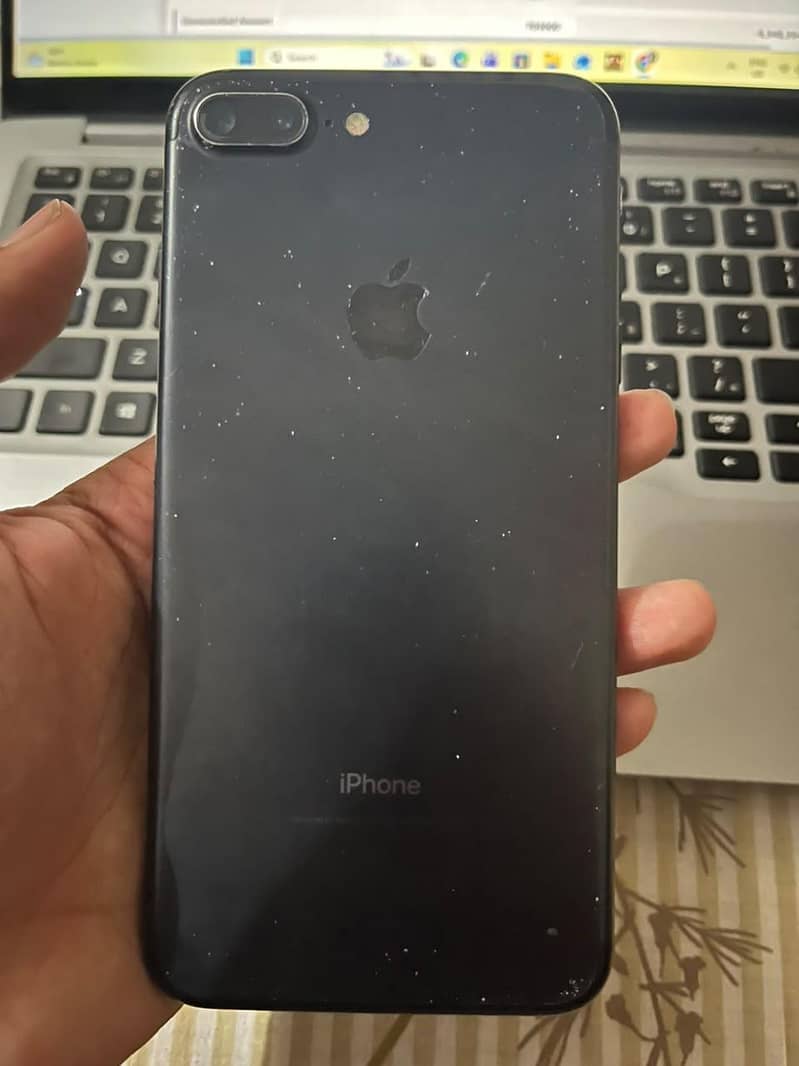 Apple iPhone 11 + Iphone 7 plus 1