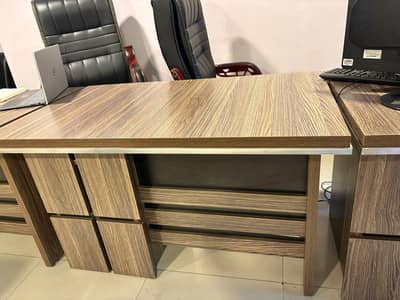 Office Table 4/2.5, with 3 drawers (7 tables available)
