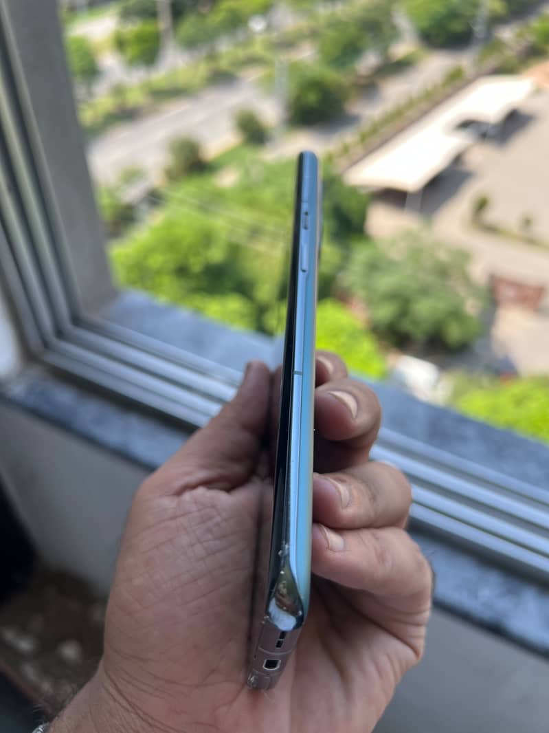One Plus 9 Pro {10/10} 7
