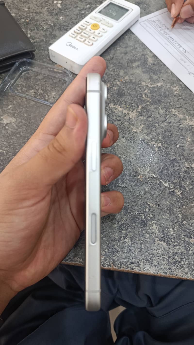 Apple iPhone 17 Pro 1