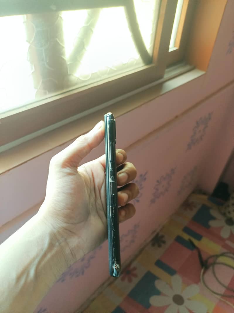Apple iPhone X 3