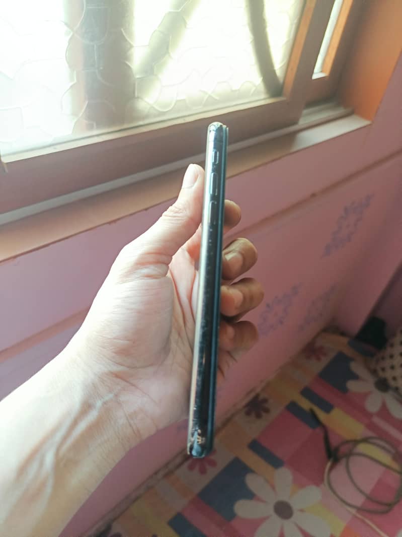Apple iPhone X 6