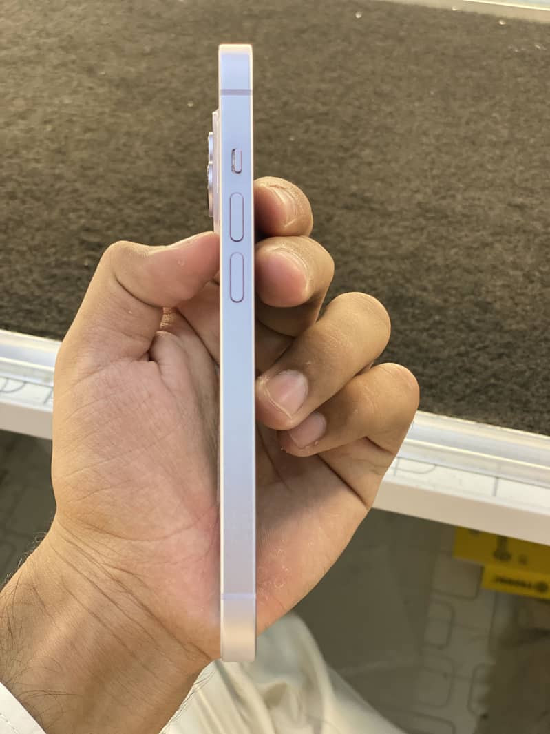 Apple iPhone 14 4
