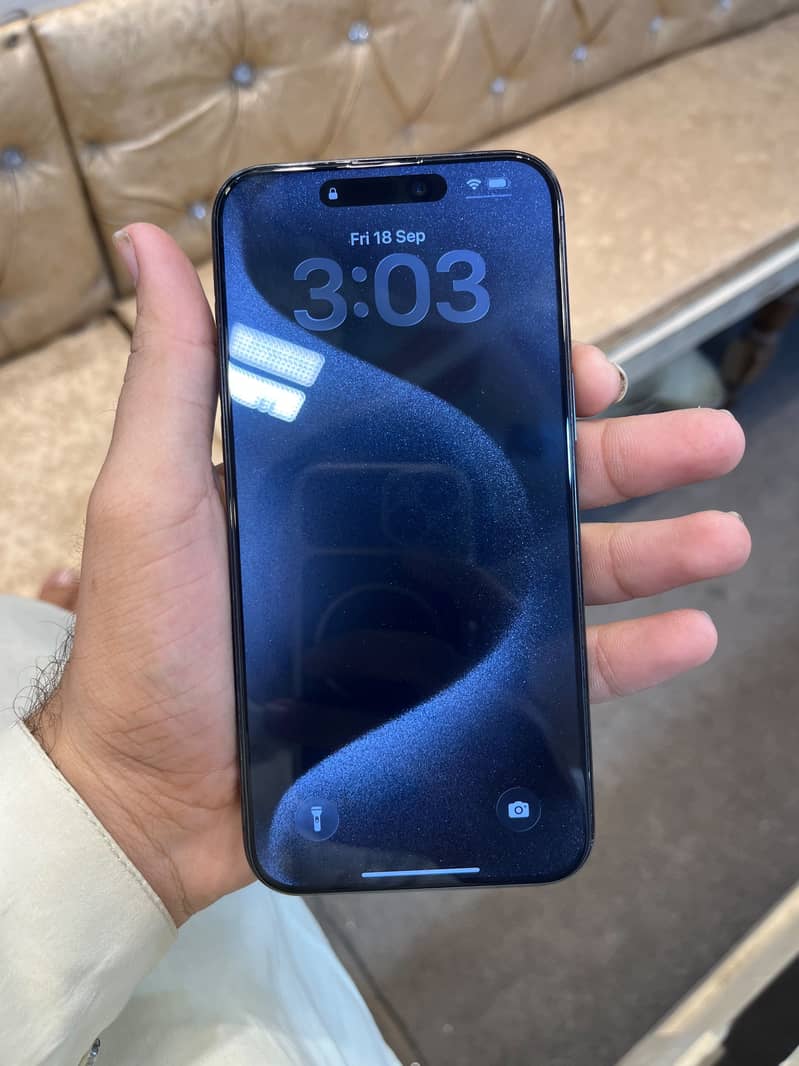 Apple iPhone 15 Pro Max 3