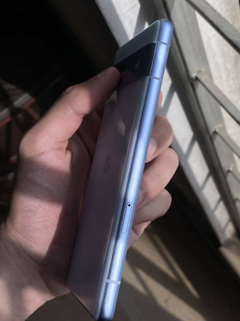 Google Pixel 7a 3