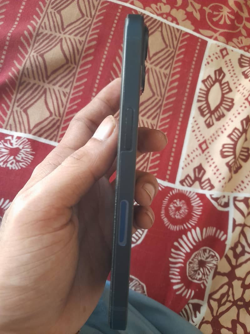 Apple iPhone 13 3