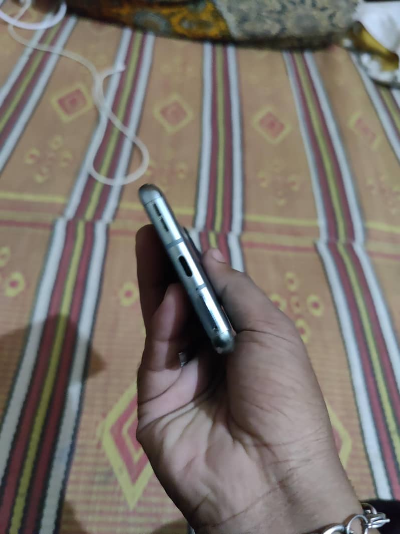 One Plus 10 Pro 1