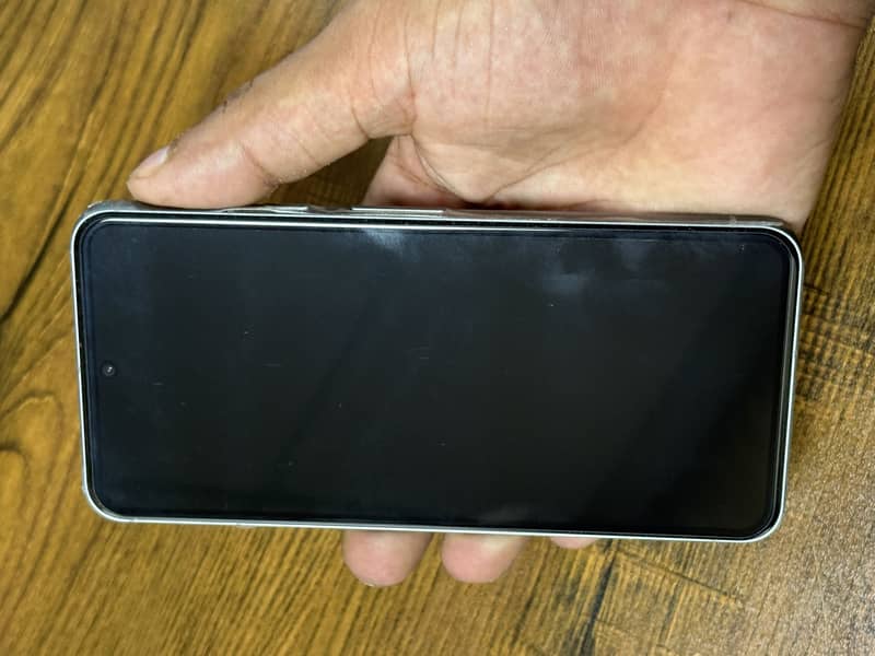 Google Pixel 8 4