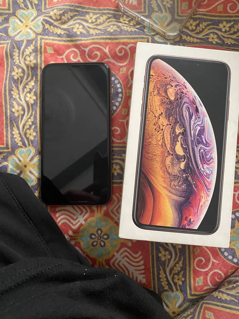 iPhone XS 4