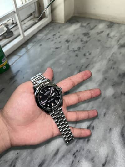 Black dile with diamond