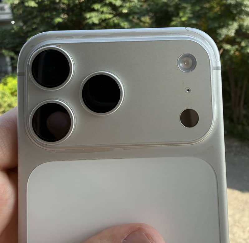 Apple iPhone 17 Pro Max 0