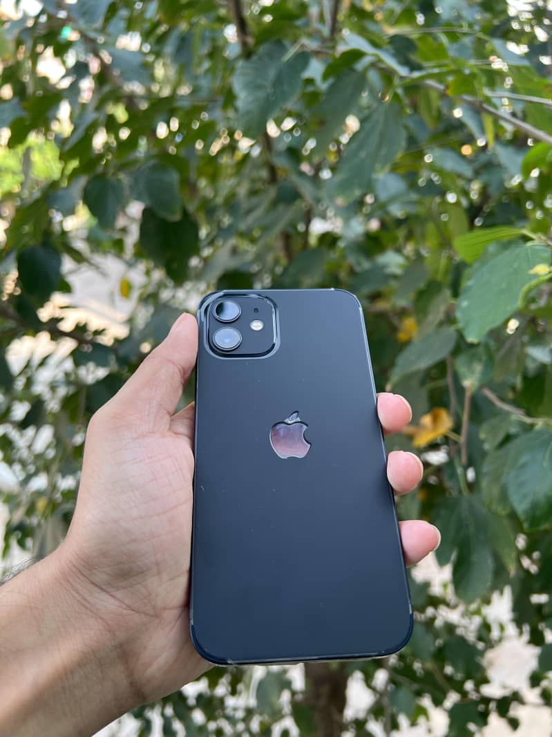 Apple iPhone 12 3