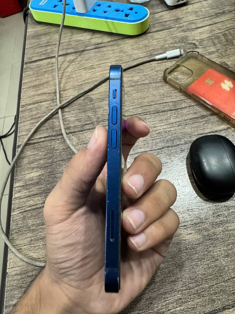 Iphone 12 mini 4