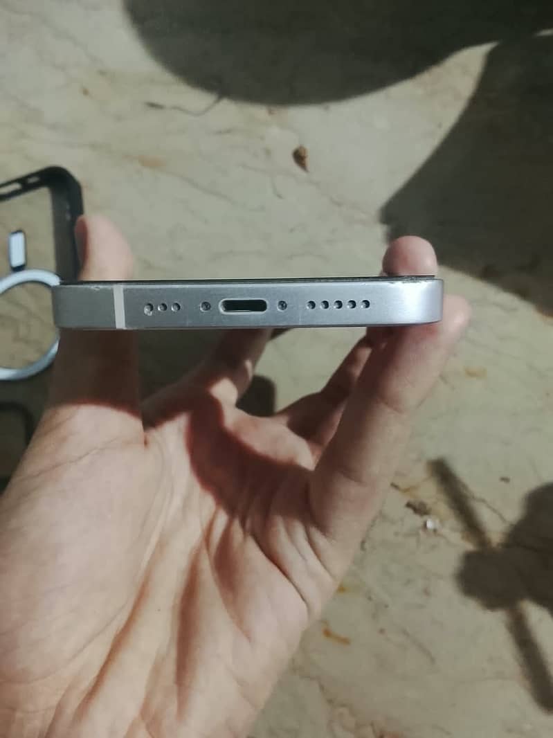 Apple iPhone 13 3