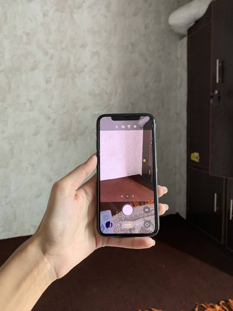 Apple iPhone 11 Pro 4