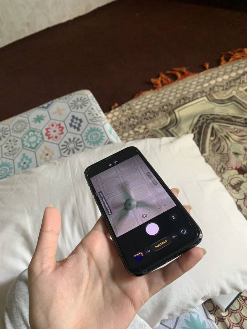 Apple iPhone 11 Pro 3