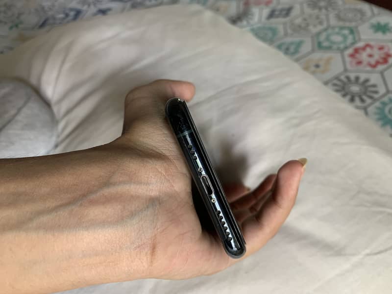 Apple iPhone 11 Pro 7