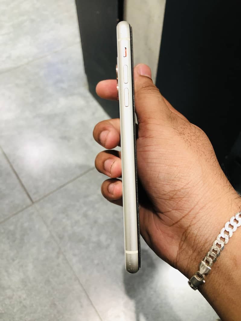 Apple iPhone 11 2