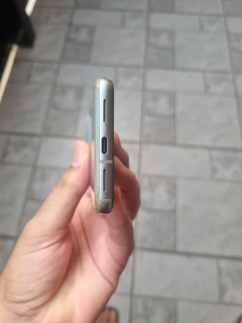 Google Pixel 8 2