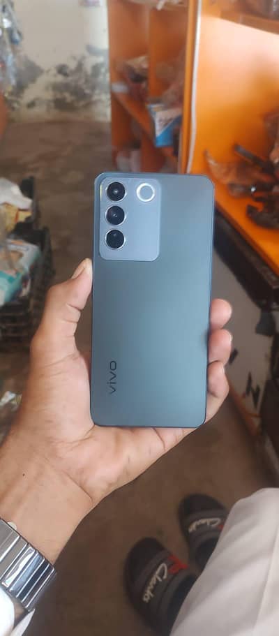 Vivo V27e