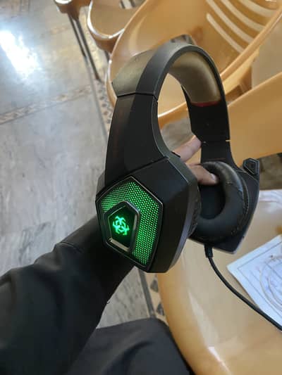 Gaming rgb headphones,exchange with wireless AirPods possible