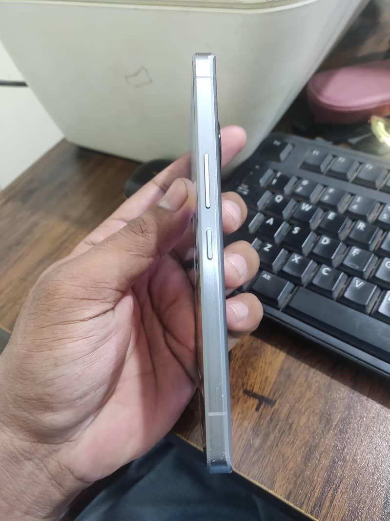 Sharp Aquos R7 2
