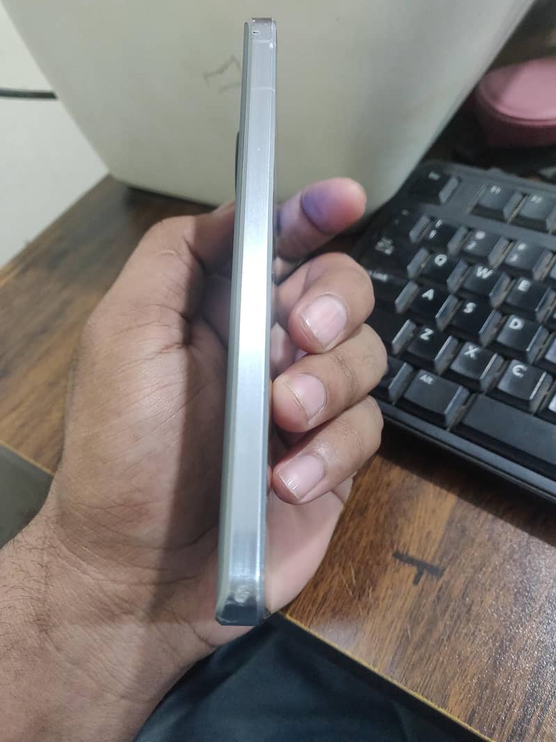 Sharp Aquos R7 3