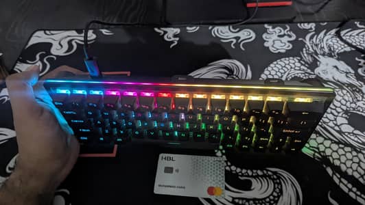 mountain everest 60 % keyboard - rgb mechanical yellow switches