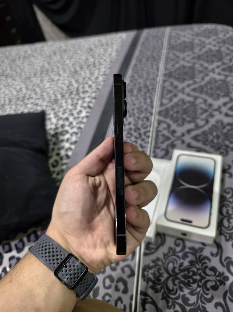 iphone 14 pro max 4