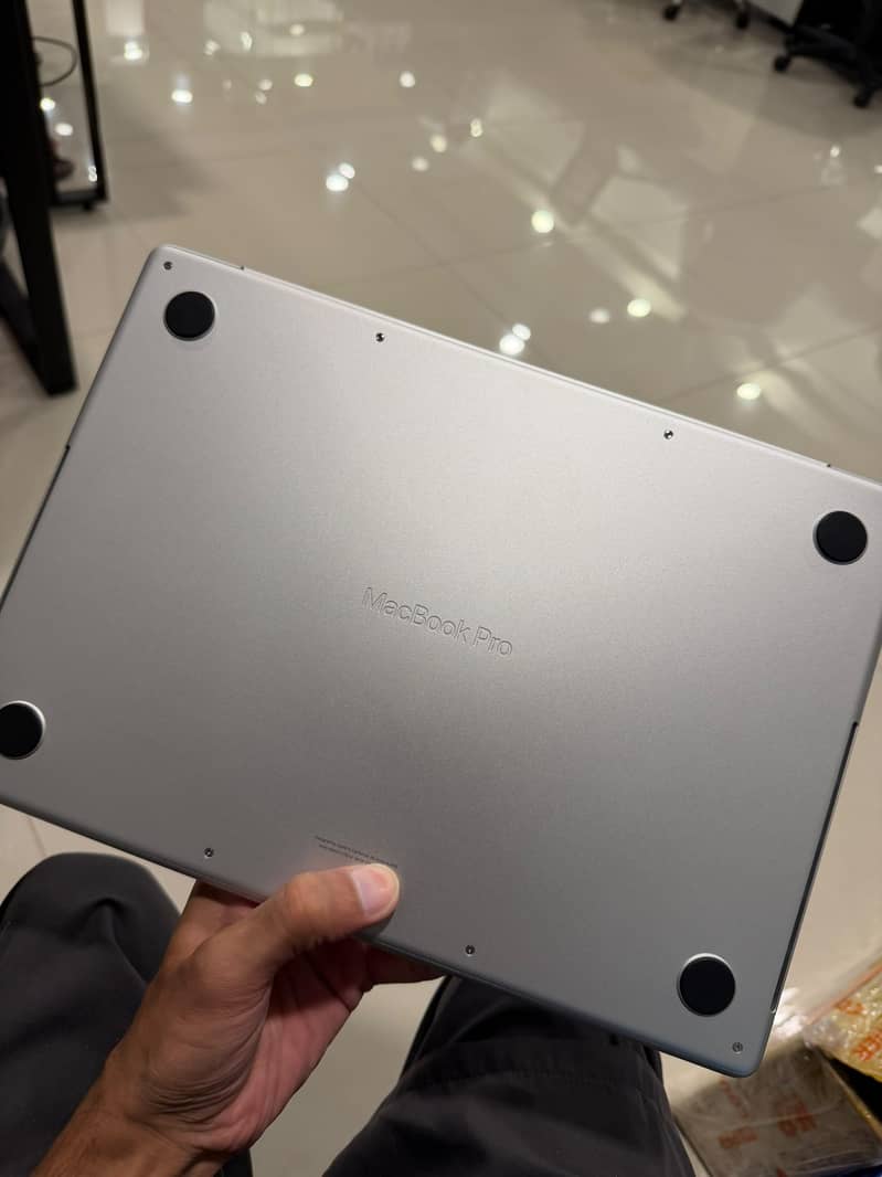 macbook pro m3 1
