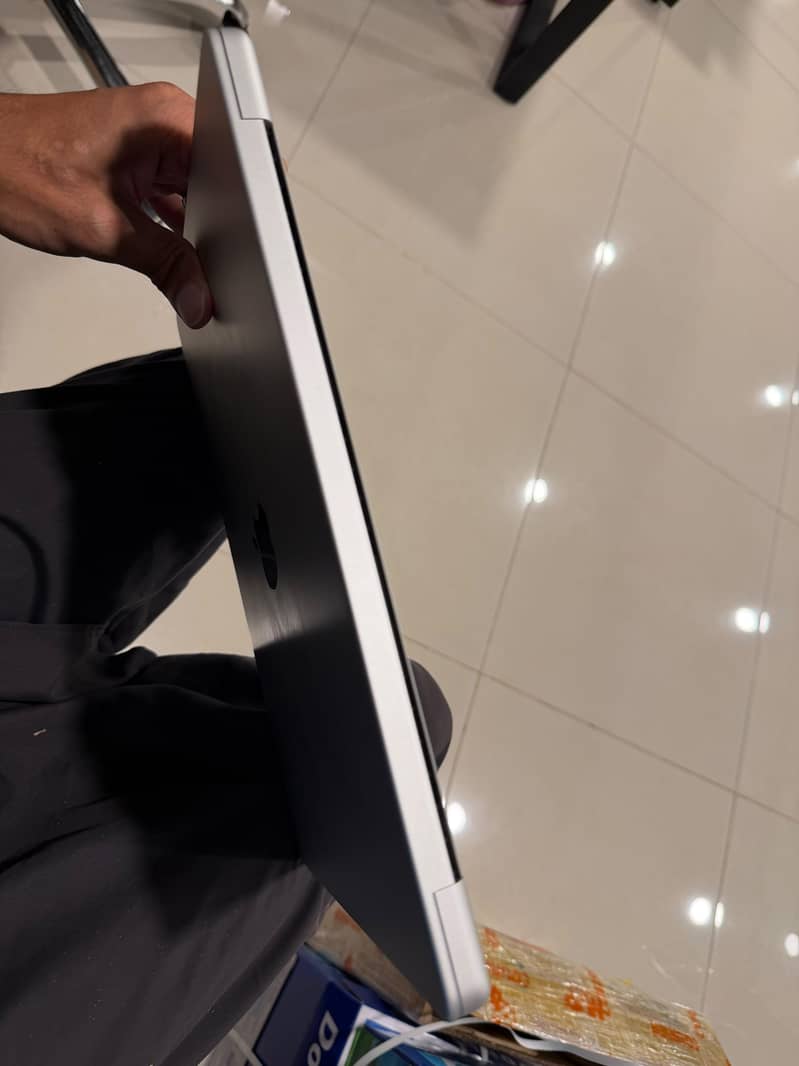macbook pro m3 9