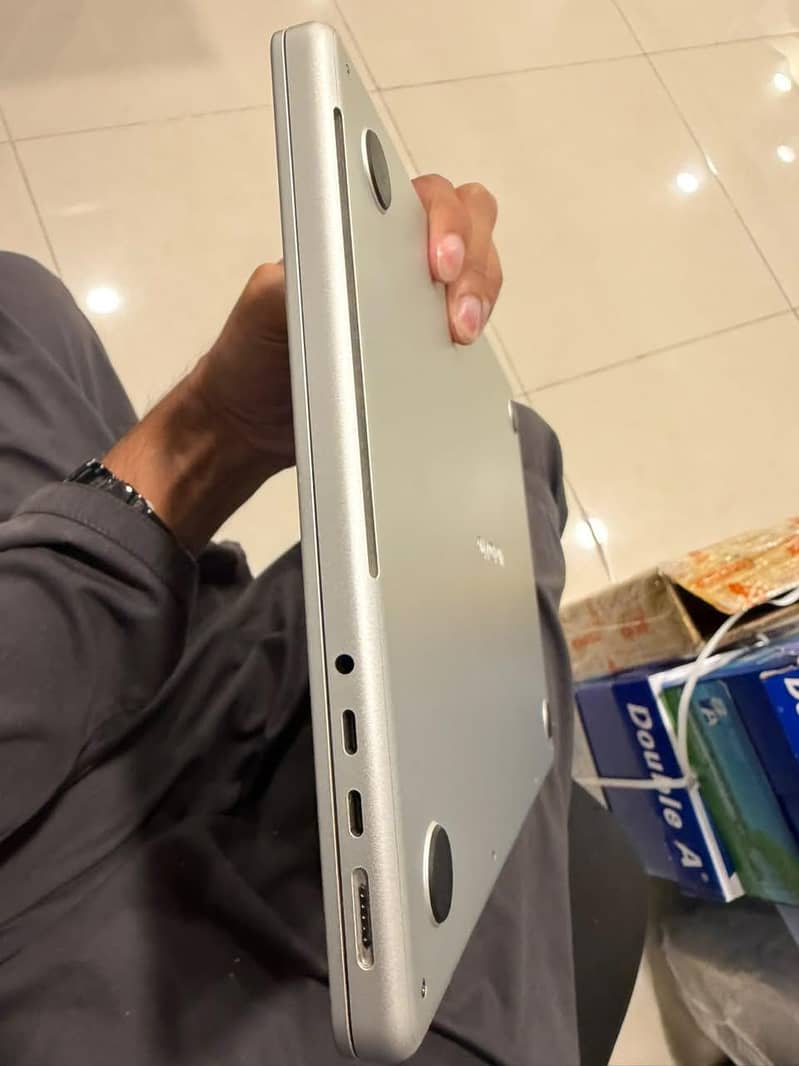 macbook pro m3 11