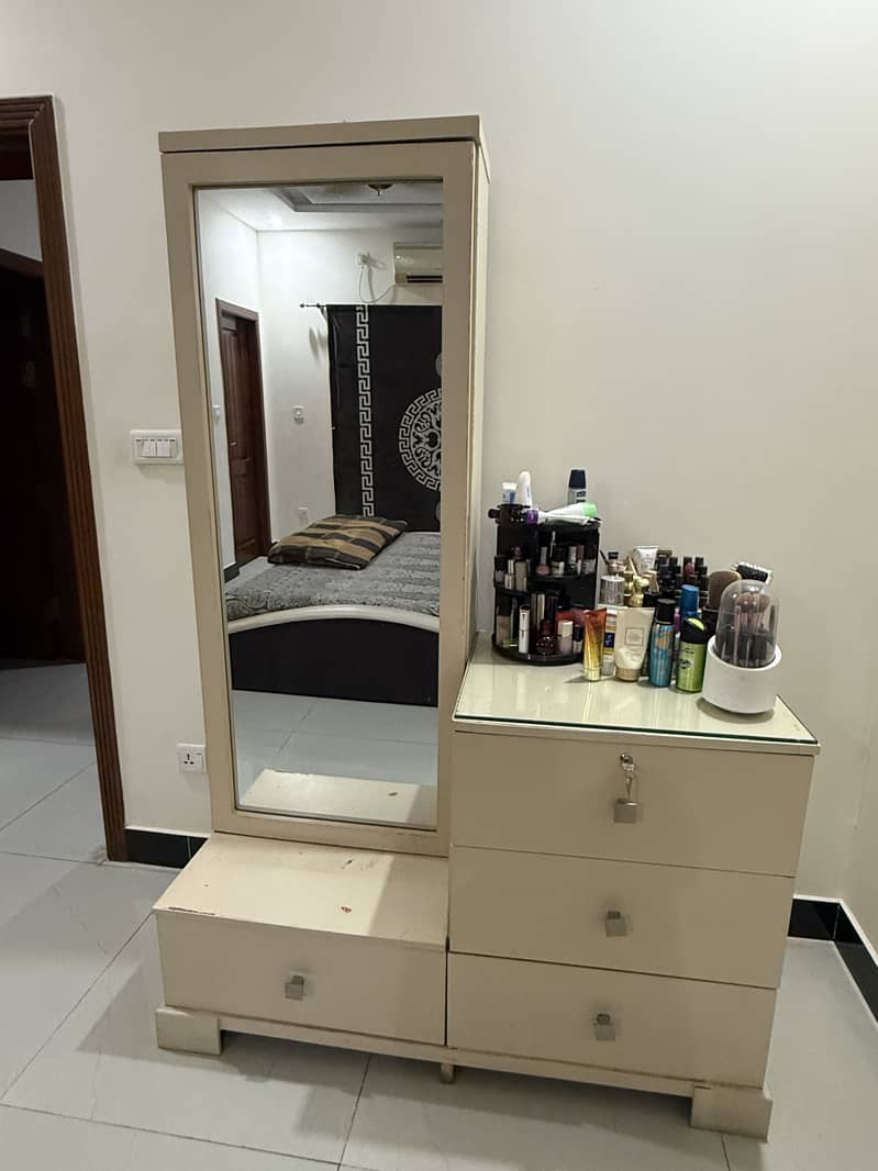 Dressing table 1