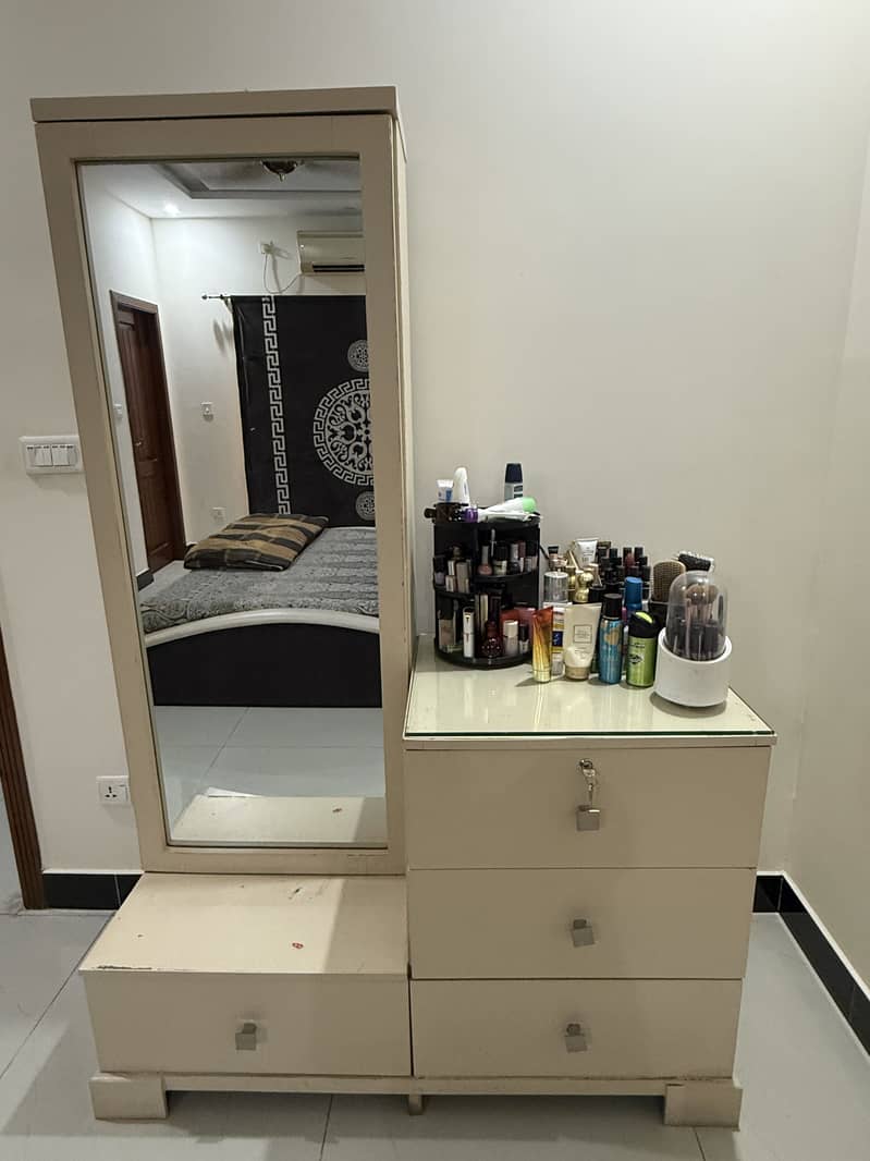 Dressing table 2