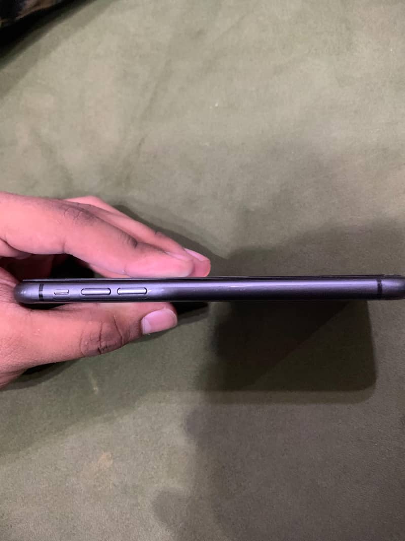 Apple iPhone 11 2
