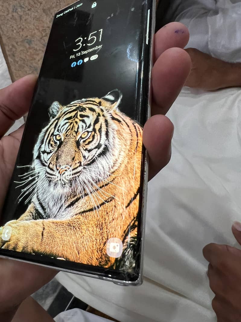 Samsung Mobile Note 10 Plus 4