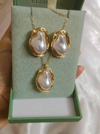 Premium Imported Baroque Pearl Jewelry Set - Necklace & Earrings