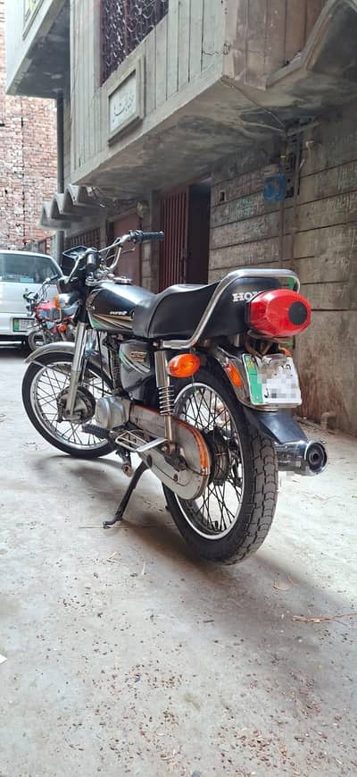 honda 125 euro 2 black on my name first owner