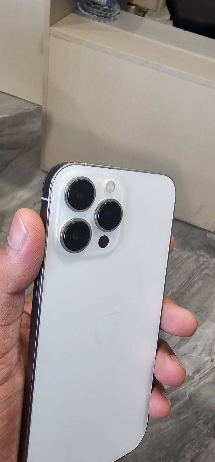 Apple iPhone 13 Pro Max 4