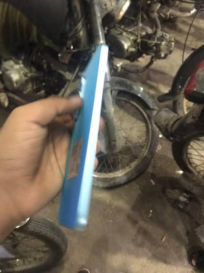 Infinix Hot 60 Pro Ram 8 GB 128 with Box charger ni ha