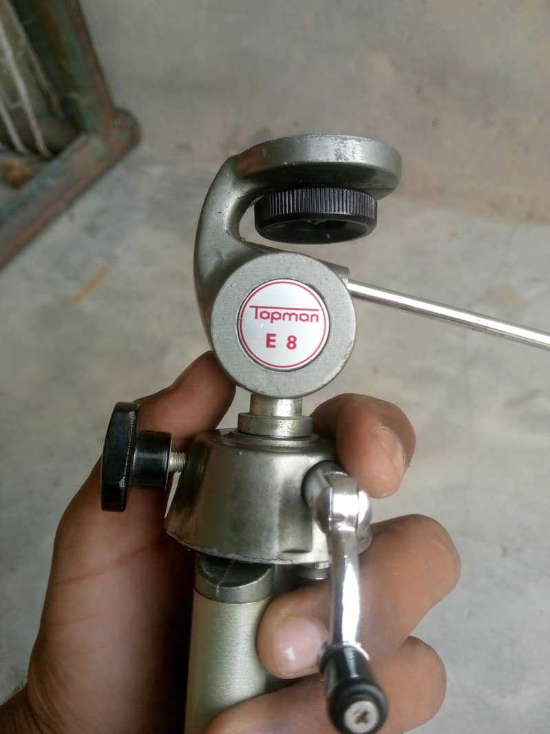compact Tripord 2