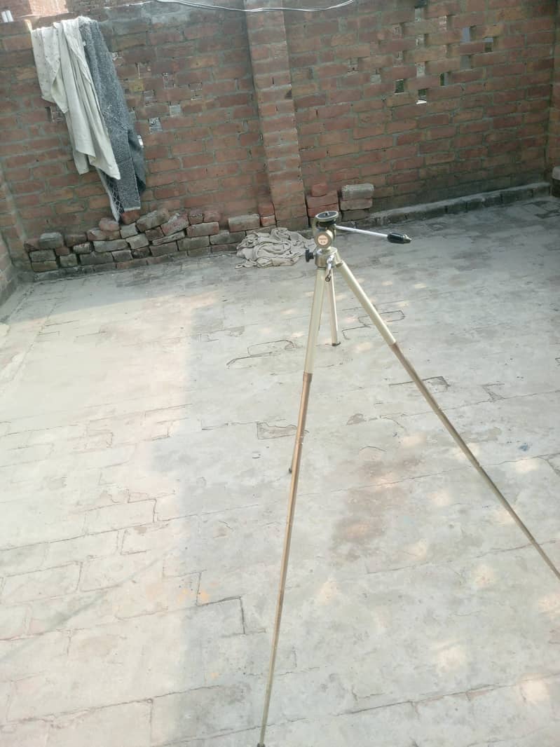 compact Tripord 9