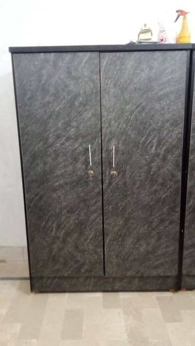 Almari 2 door Urgent sale RS-16000