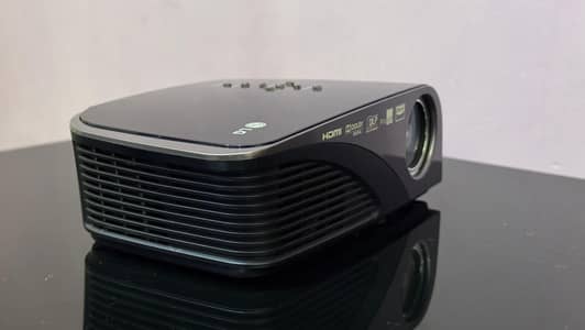 LG Hs200g-jb projector